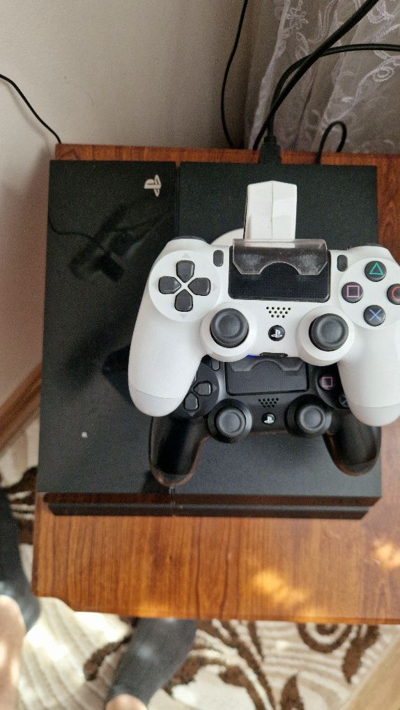 Ps 4 fat + 2 джостика