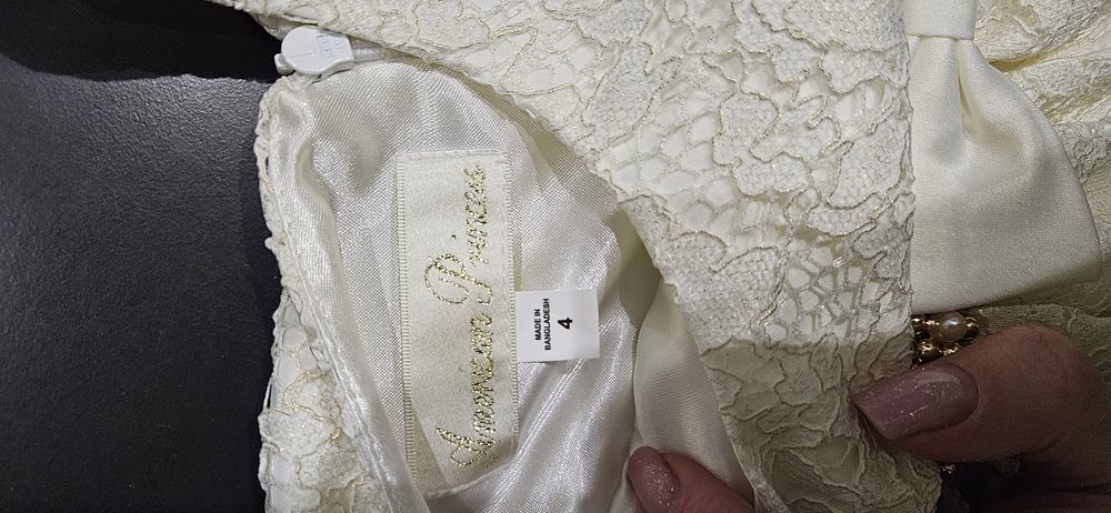 Святкова сукня для дівчинки