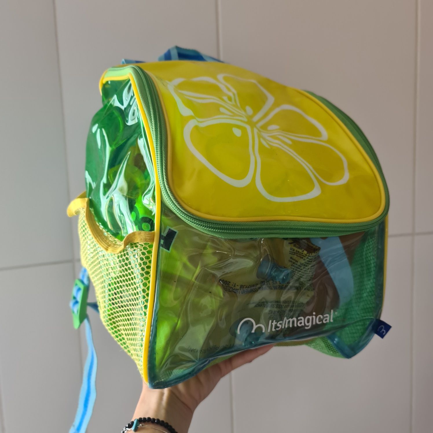 Mochila de praia Imaginarium fundo de rede c/ brinquedos e abraçadeira