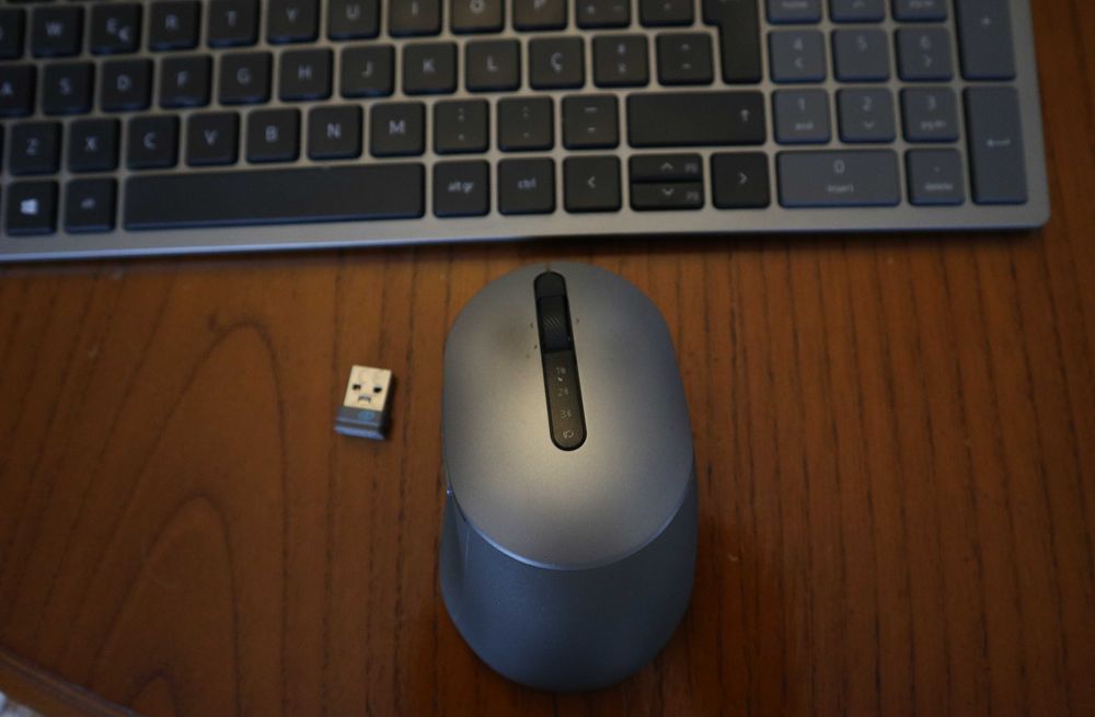 Teclado e Rato Dell KM7120W