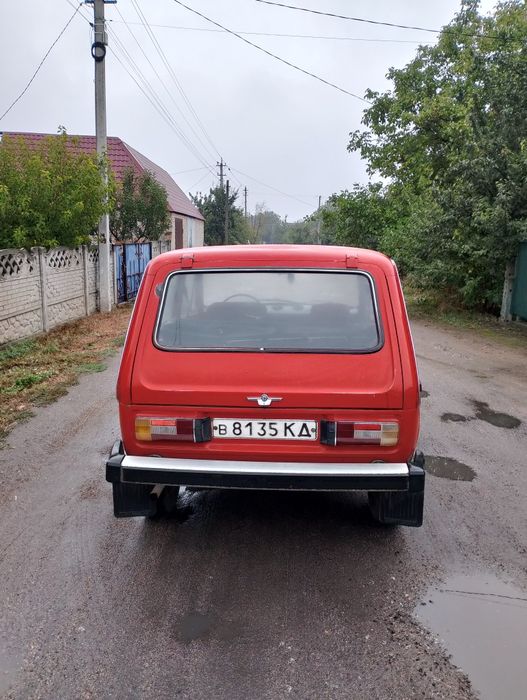 Продам Ніву 2121 бензин 82 рік