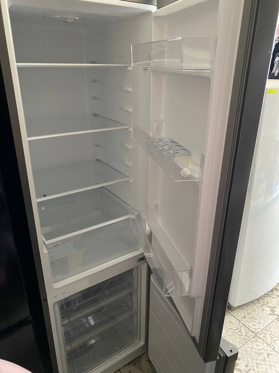 Холодильники та морозильні камери