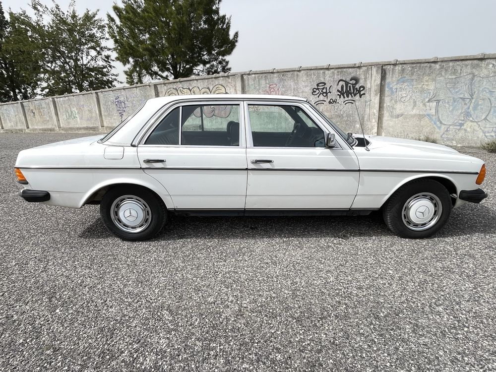 Mercedes 300d W123