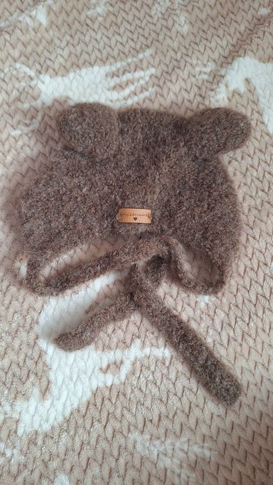 Czapka boucle, wełna merino idealna na zime