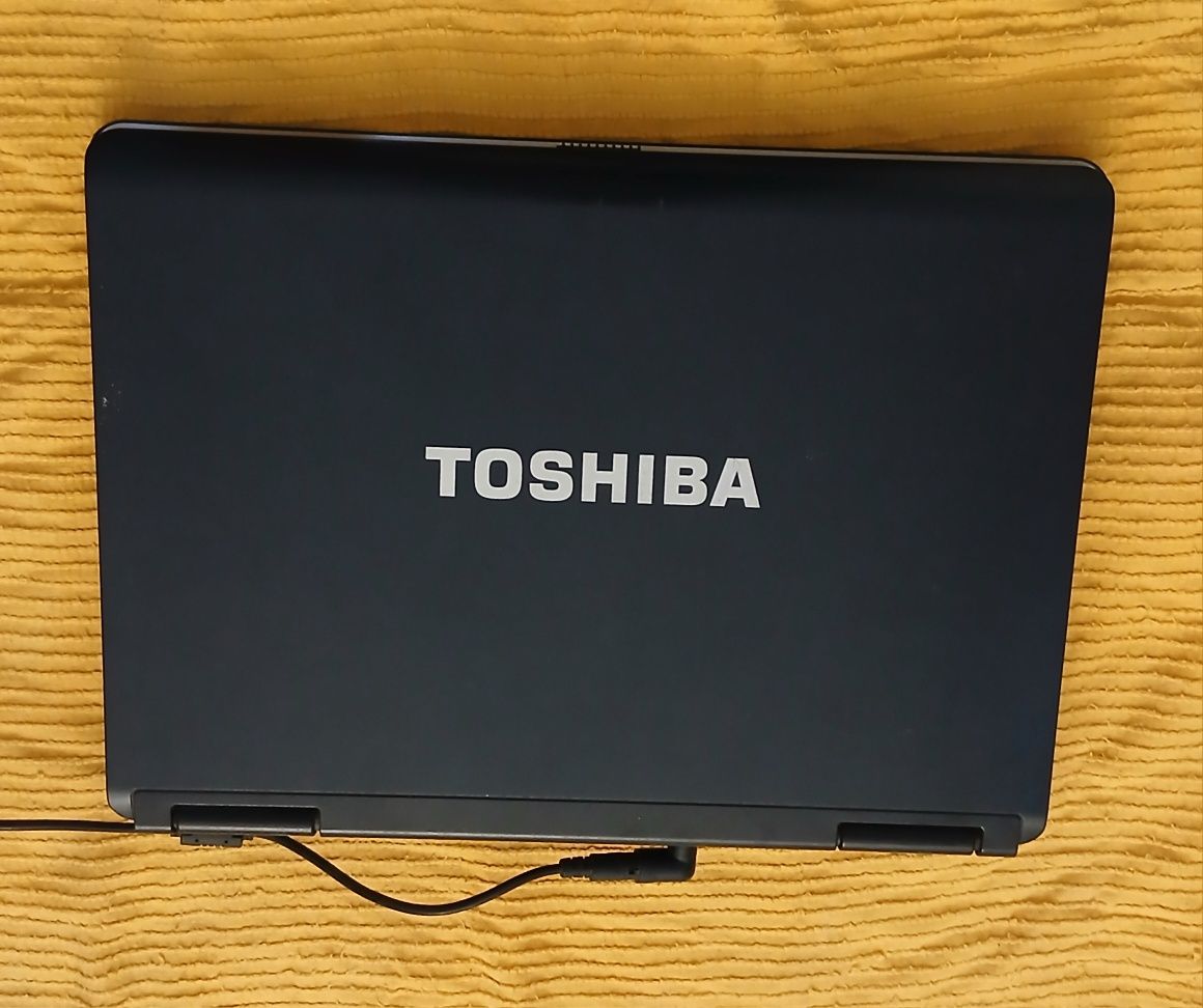 Toshiba Satellite L40 18L Acende sem Carregador para Arranjo ou Peças