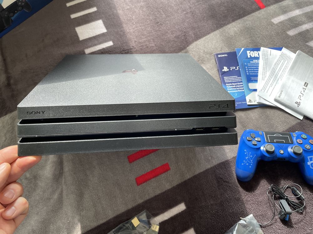 Sony Playstation 4 PRO 1TB в ідеальному стані