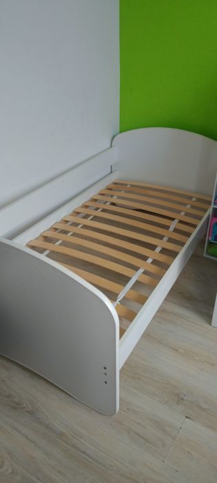 Łóżeczko dziecięce białe
