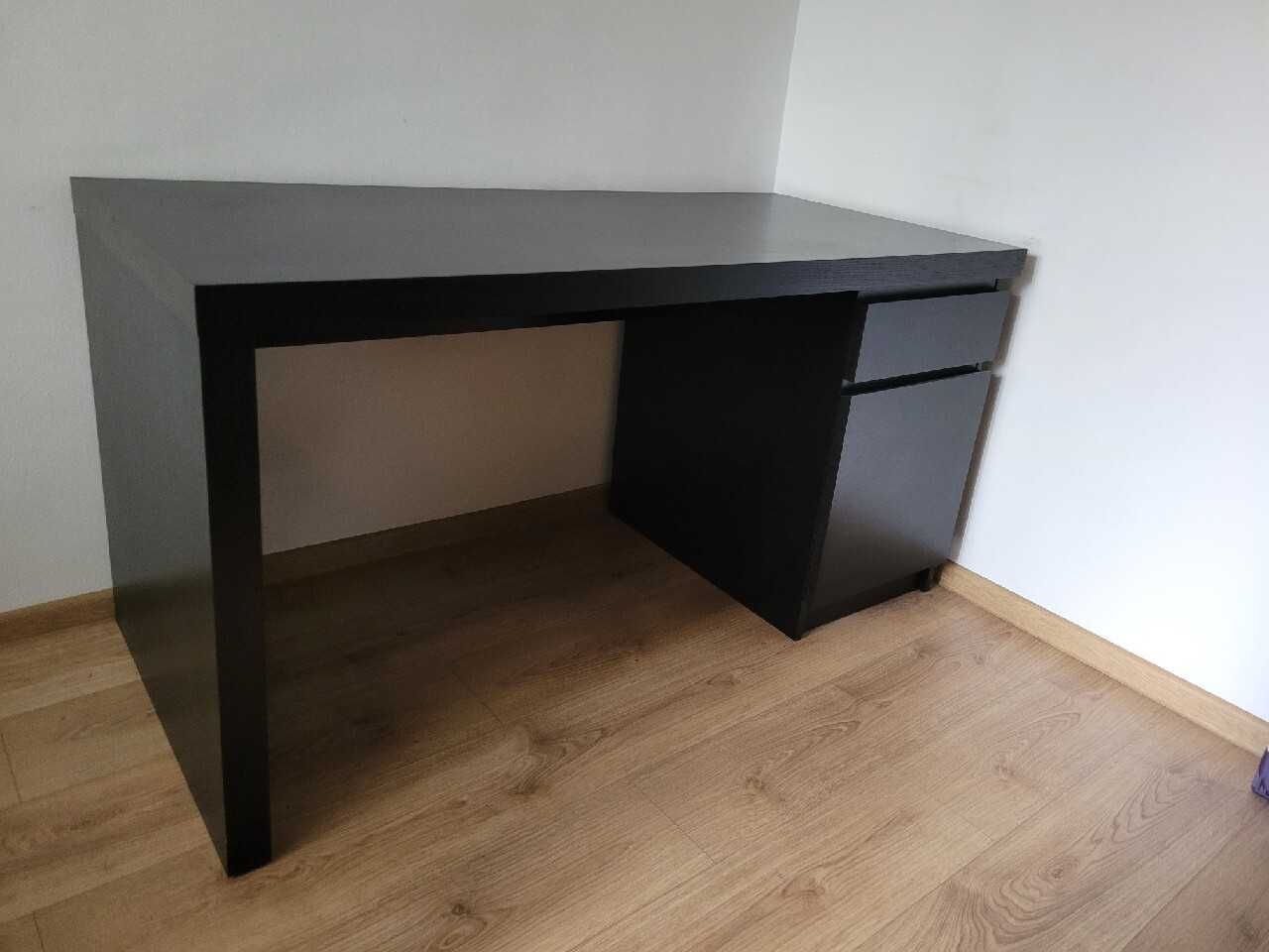 Czarne biurko Ikea Malm 140x65 - zadbane (Komplet)