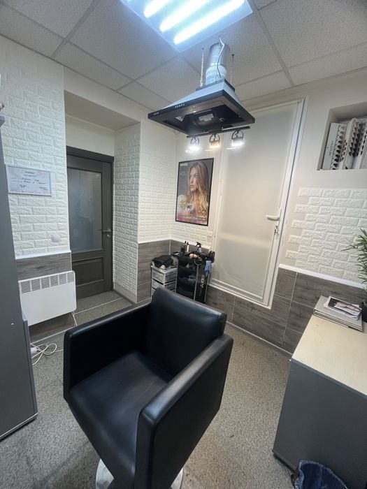 3300гр. Оренда перукарського крісла , а також майстра по кератину.