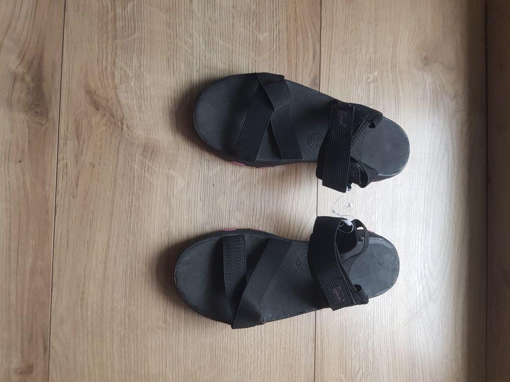 Nowe sandaly trekkingowe damskie marki Oyanda rozmiar 41