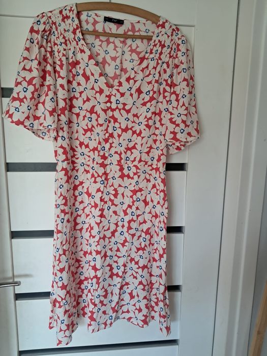 Sukienka wiskozowa w kwiaty 44 czerwono biała XL lato zwiewna