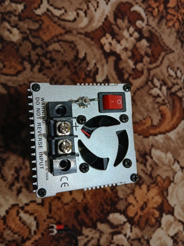 Преобразователь напряжения  12V-24V/ 220V 350w