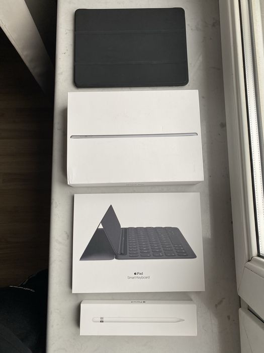 Zesraw iPad Air 3 + Apple Pencil + Apple smart keyboard + Etui