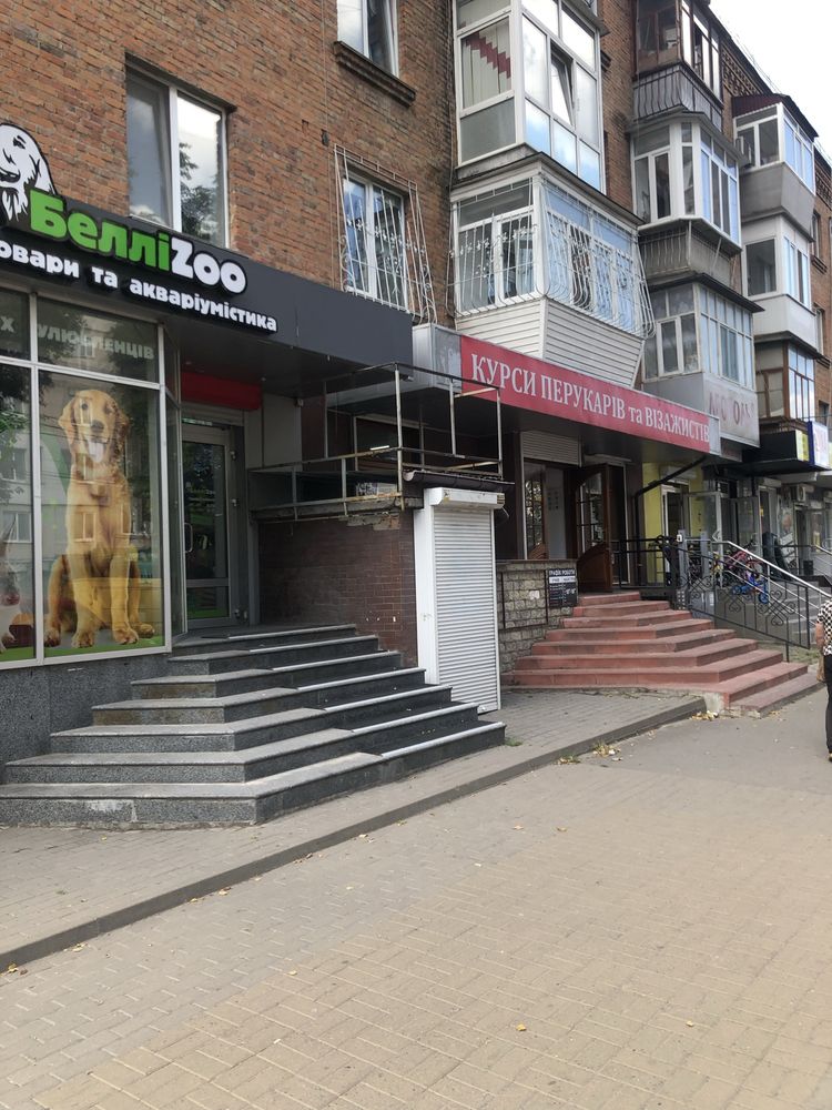 Оренда приміщення в центрі  . Підійде під офіс, магазин, швейний