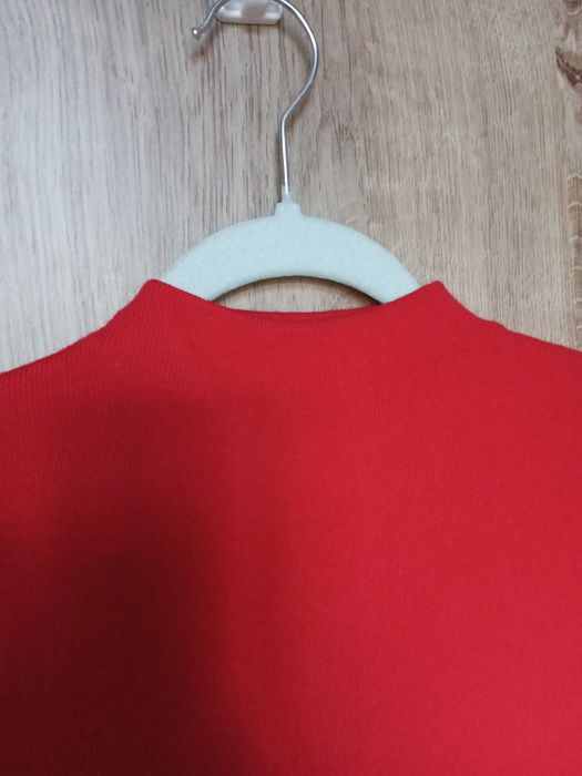 Dopasowana czerwona sukienka swetrowa Mohito długi rękaw r.S nowa