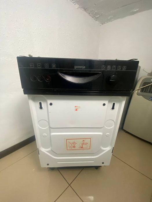 Посудомойна машина