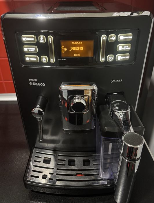 ОРИГІНАЛ! Кавомашина з молочником Кофемашина Saeco Philips Xelsis