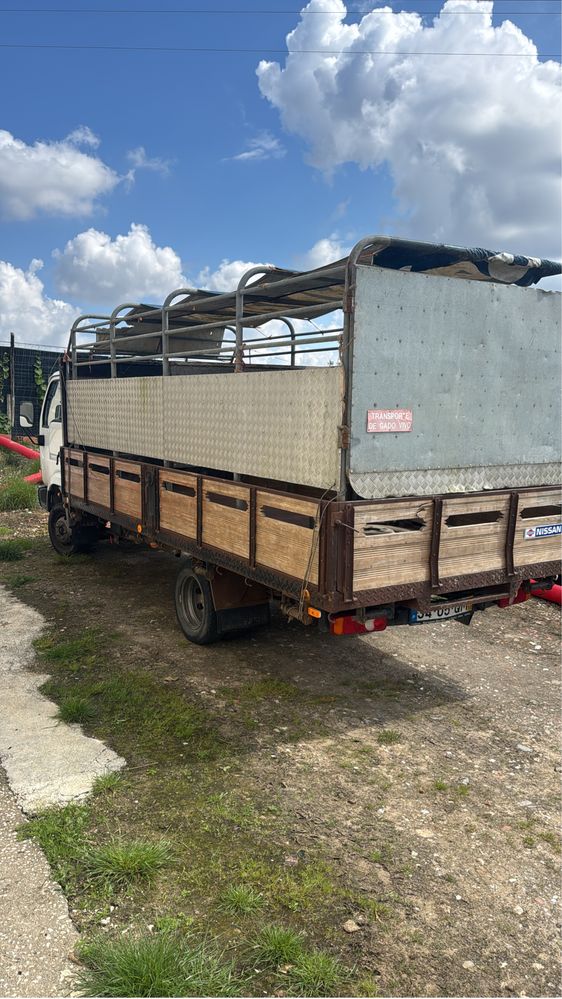 Nissan cabstar 127 mil km’s reais