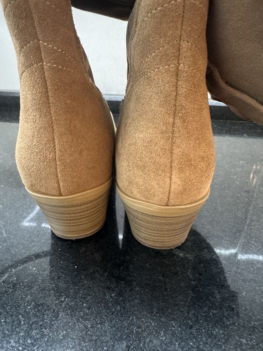 Козаки Estro(замш)