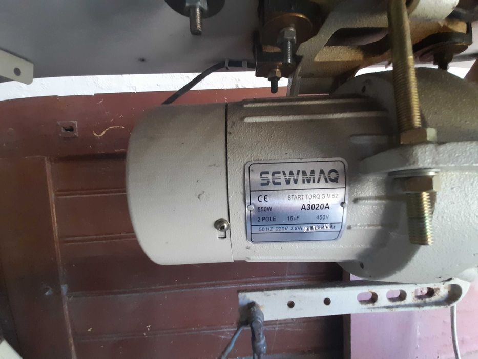 Maquina corte e cose marca Brother