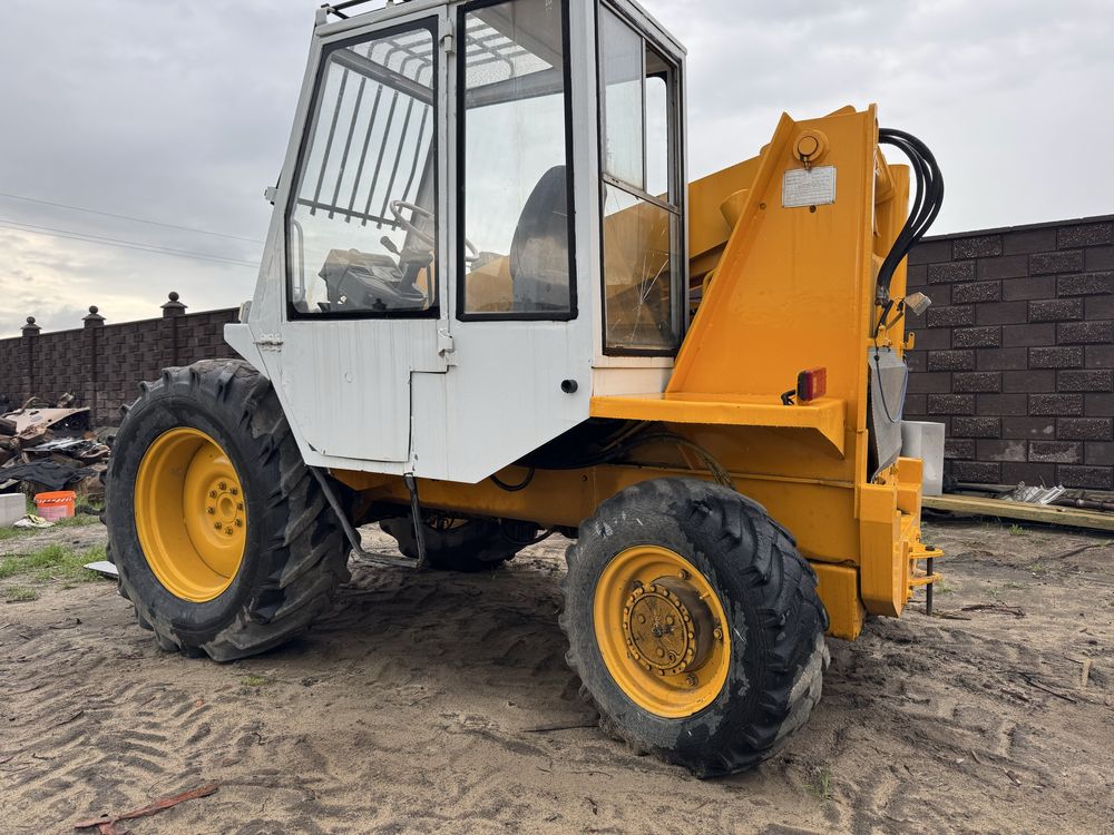 Навантажувач jcb 520m погрузчик