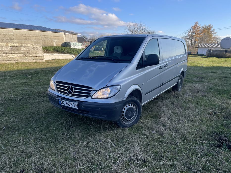 Мерседес віто 111 2005 року