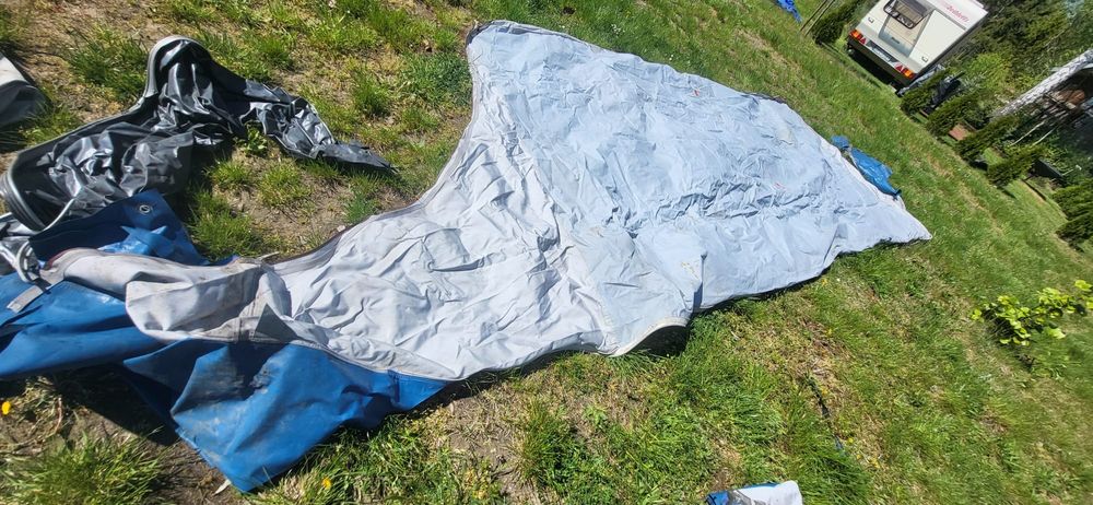 Przedsionek wraz ze stelażem 4,2 m × 2,5 m uszkodzony