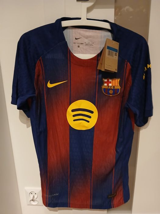 Koszulka fc Barcelony z yamalem na plecach