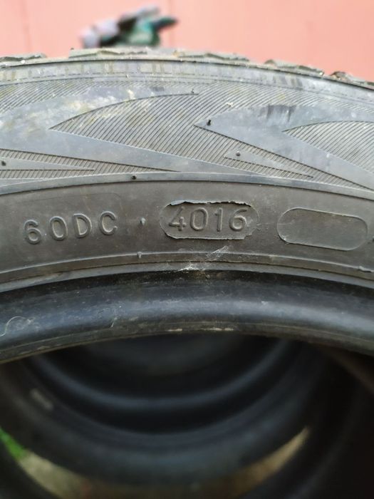 Резина зима nokian 205/50/r17