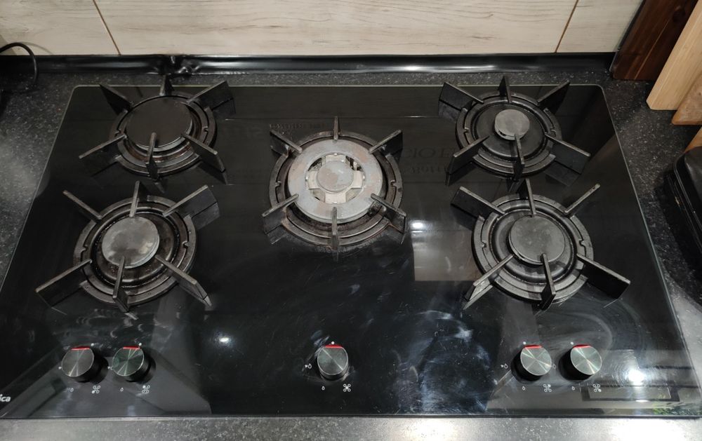 Płyta gazowa Amica 90 cm 5 palników szkło ceramiczne ruszta żeliwne