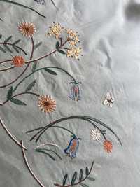 Obrus ręcznie haftowany kwiaty rękodzieło do kolekcji