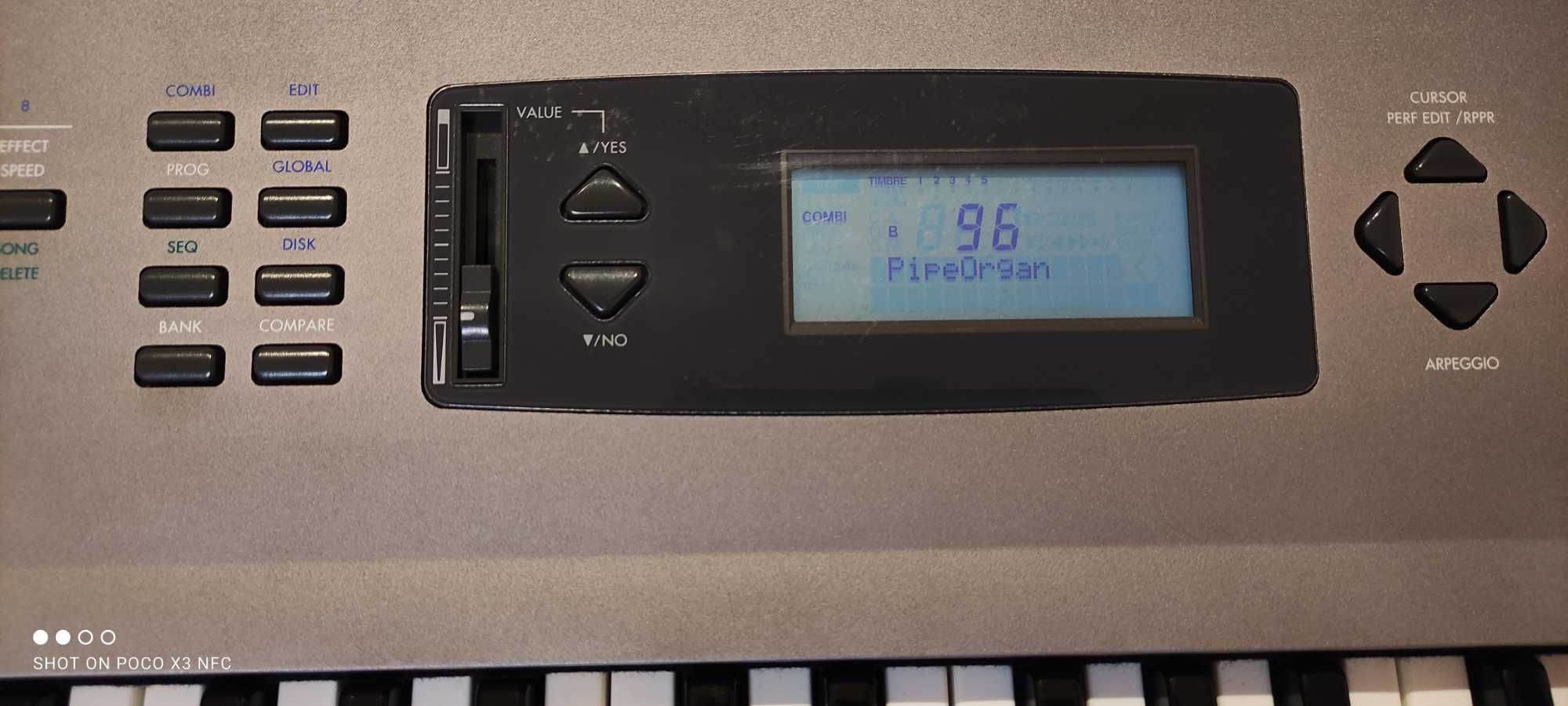 Korg N264 Syntyzator