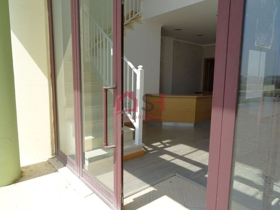 *Loja para Comercio e Serviços– Peniche*