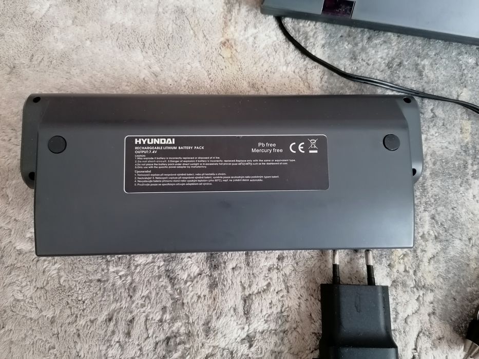 HYUNDAI PDP488SUATV- Przenośny odtwarzacz DVD