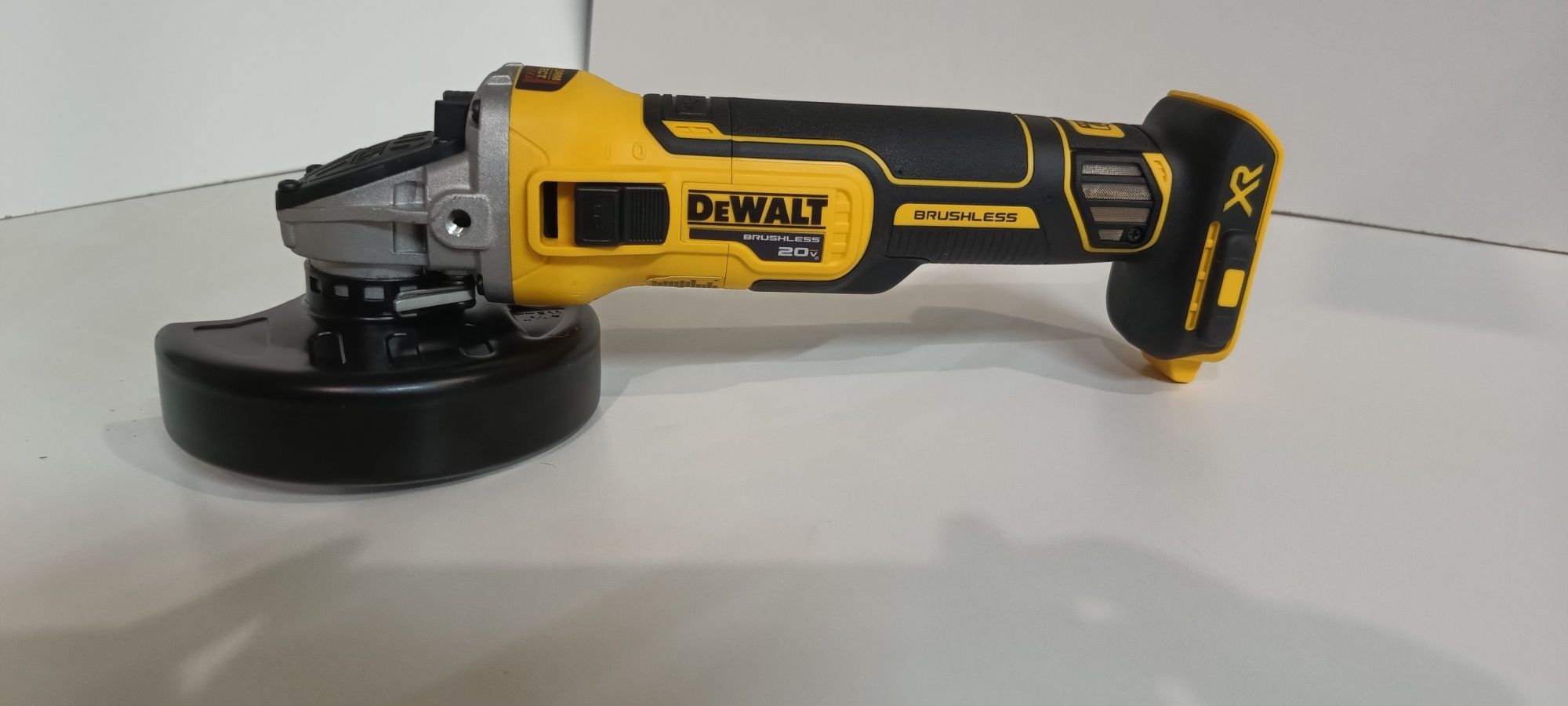 Болгарка DeWalt  нова тушка