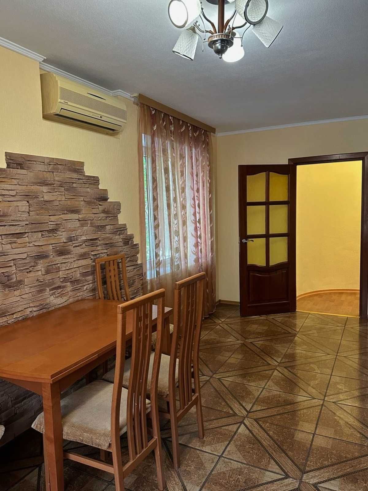 Сдам в аренду 3-к квартиру (85м2) в начале пр. Слобожанский