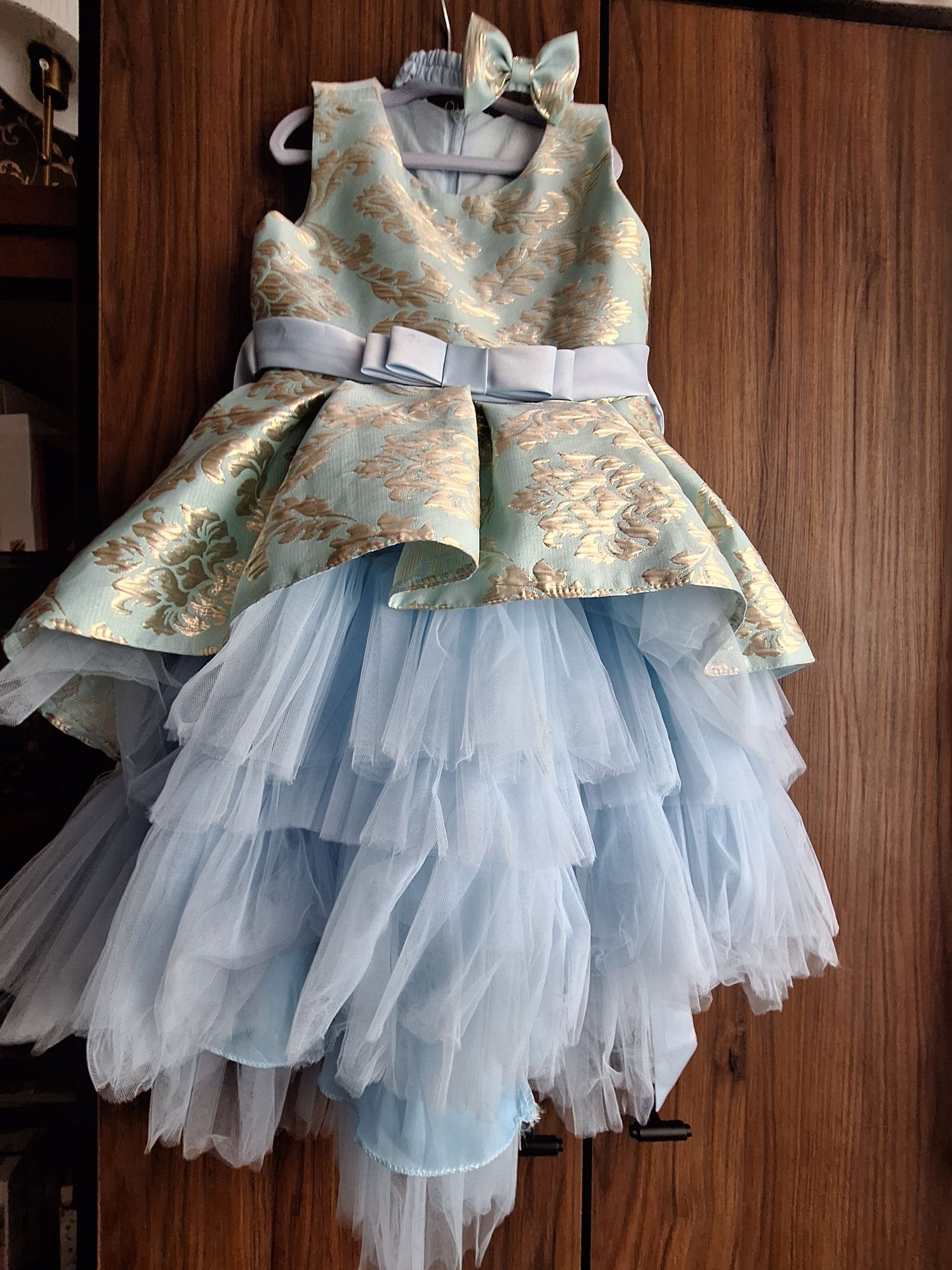 Przepiękna,elegancka sukienka dziewczęca rozm.128