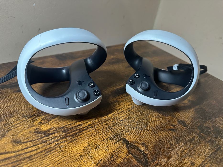 Zestaw Playstation PS5 VR2 plus Logitech G923 z stojakiem i drążkiem