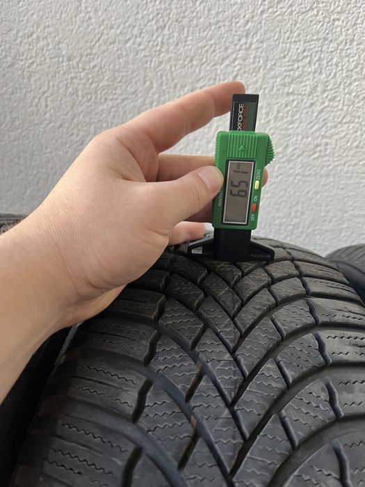 Brigestone blizzak lm 005