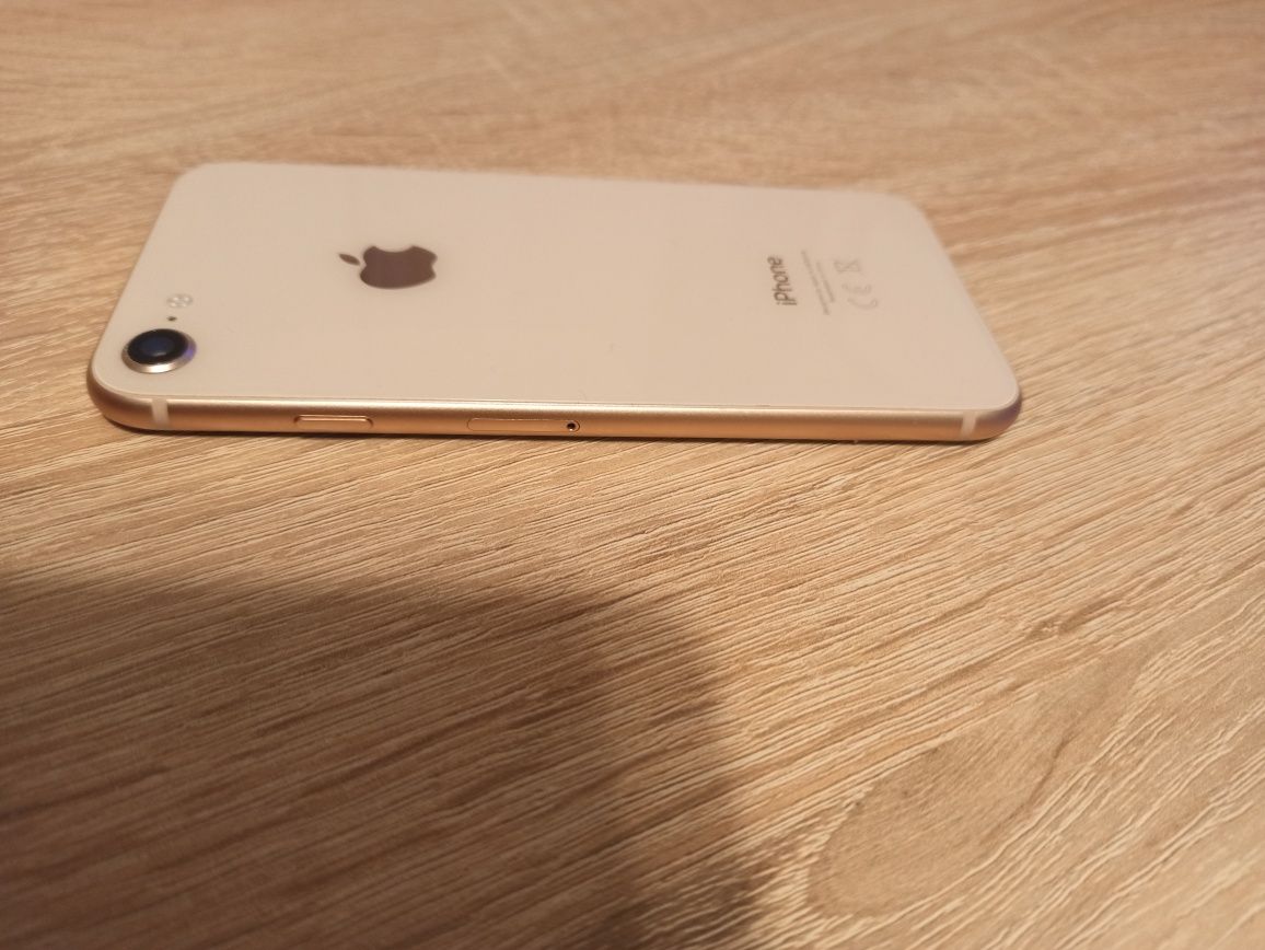 iPhone 8 złoty 64GB