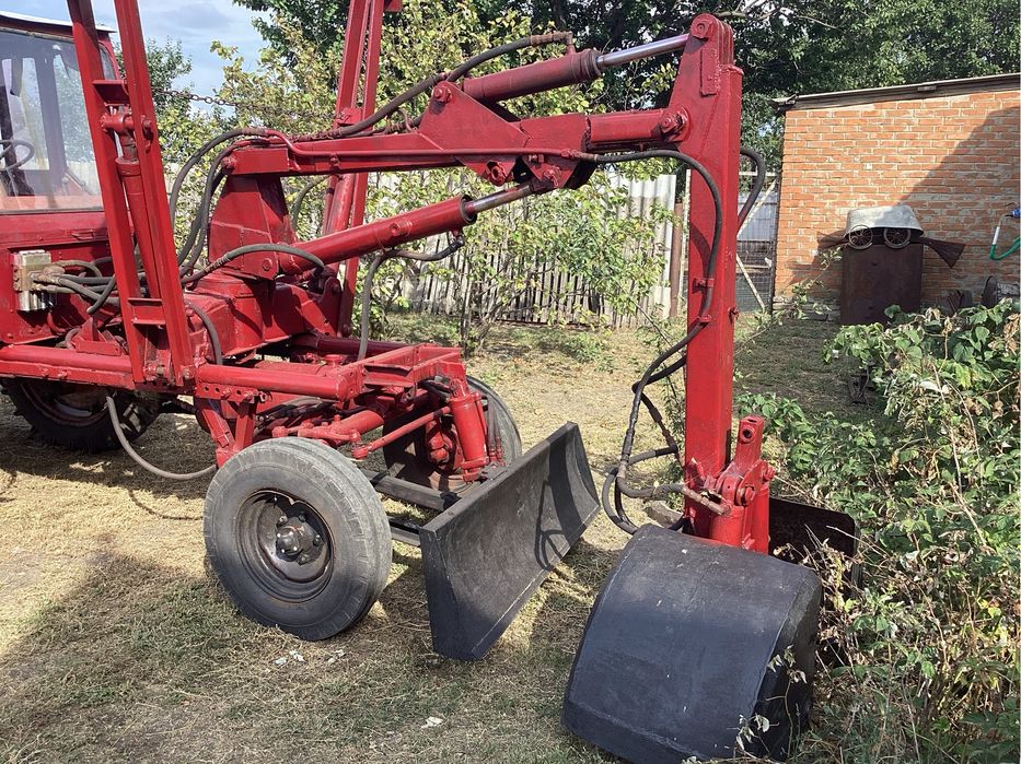 Продам трактор Т-16 та причеп