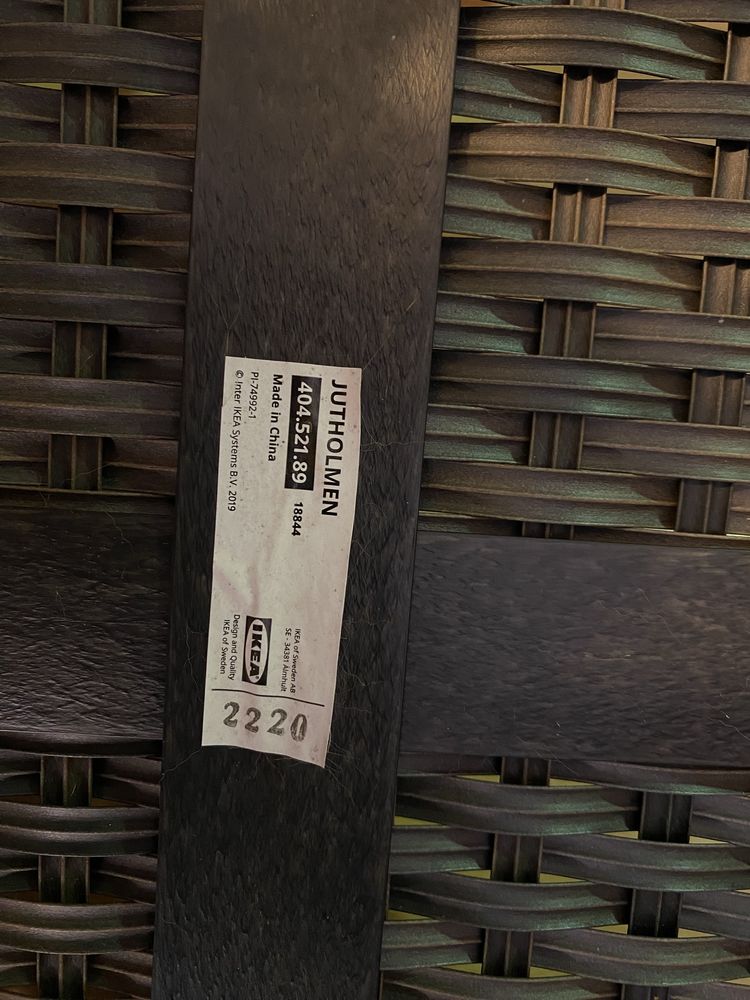 Cadrira Jutholmen de jardim do Ikea com almofadas