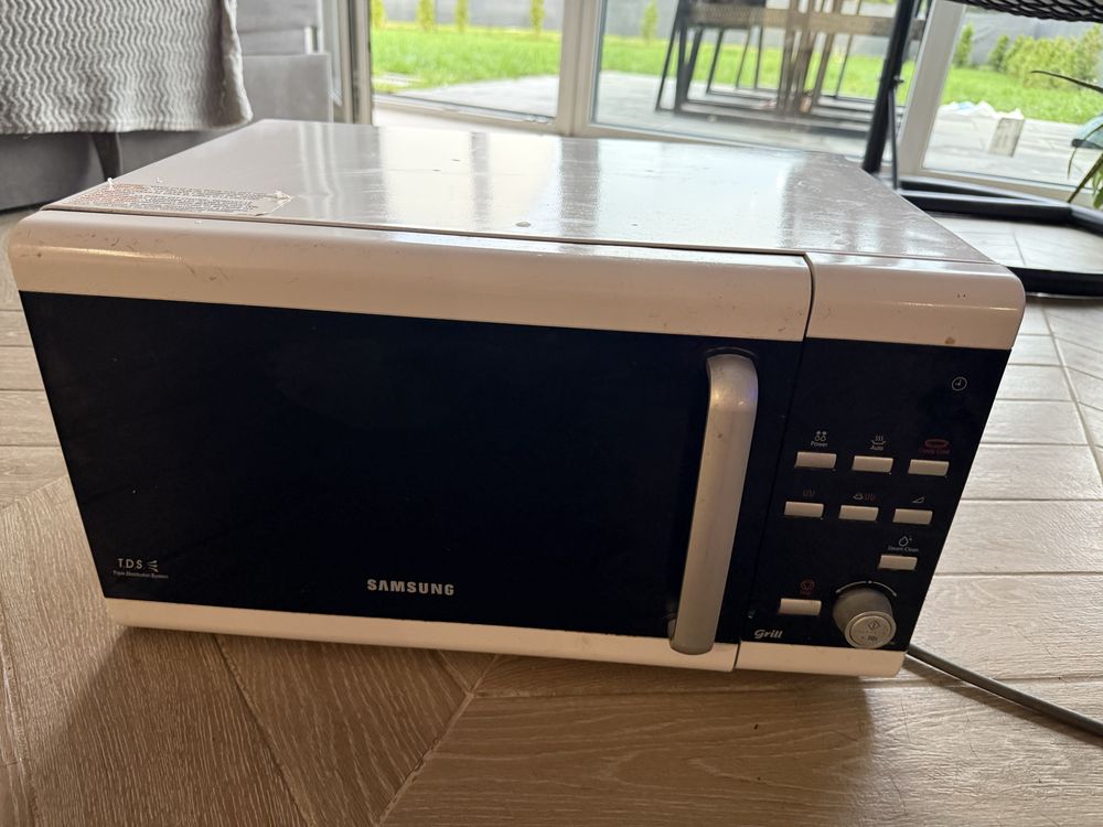 Mikrofala SAMAUNG sprawna