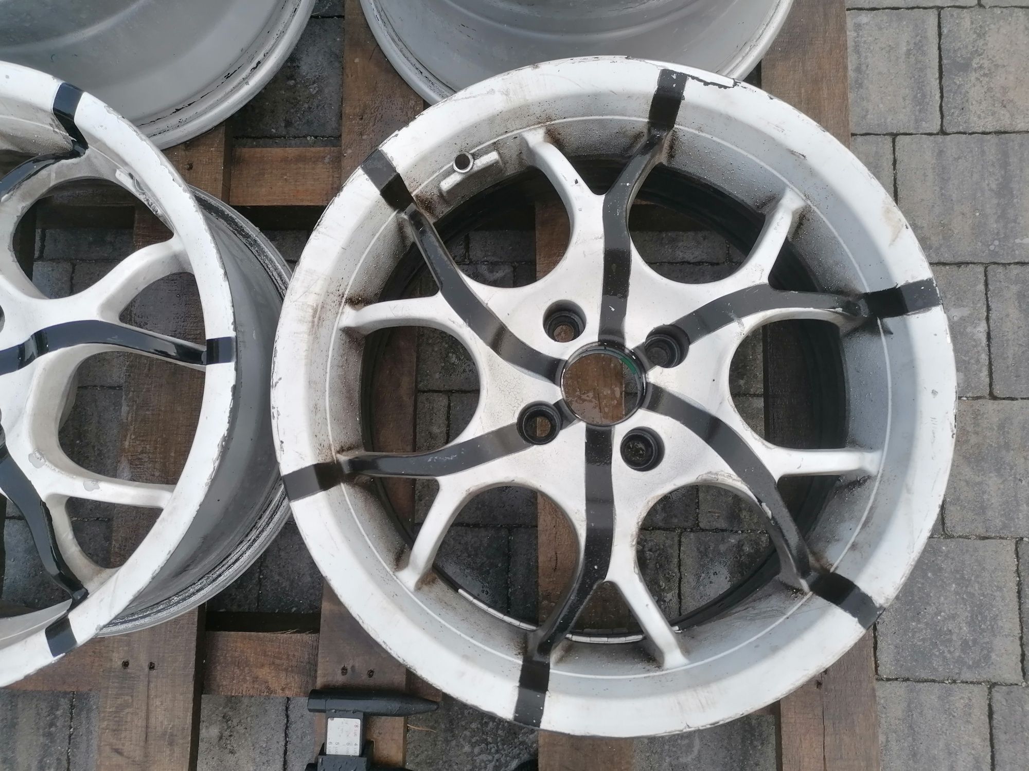 Borbet BS 16" 7,5/9J 4x100 rant do renowacji