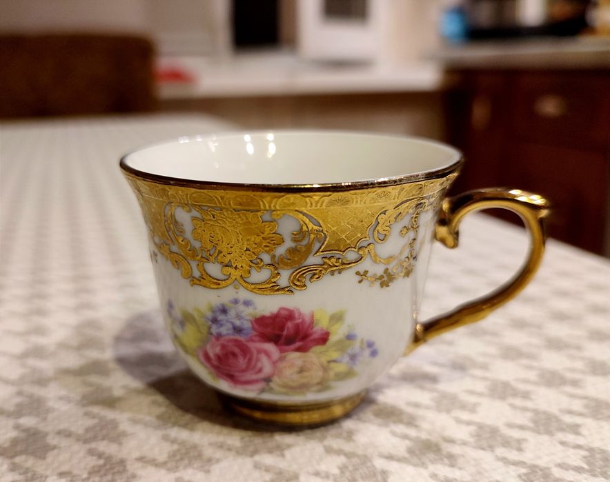 Витончений кавовий сервіз на 6 персон. Вироблено і привезено із Італії