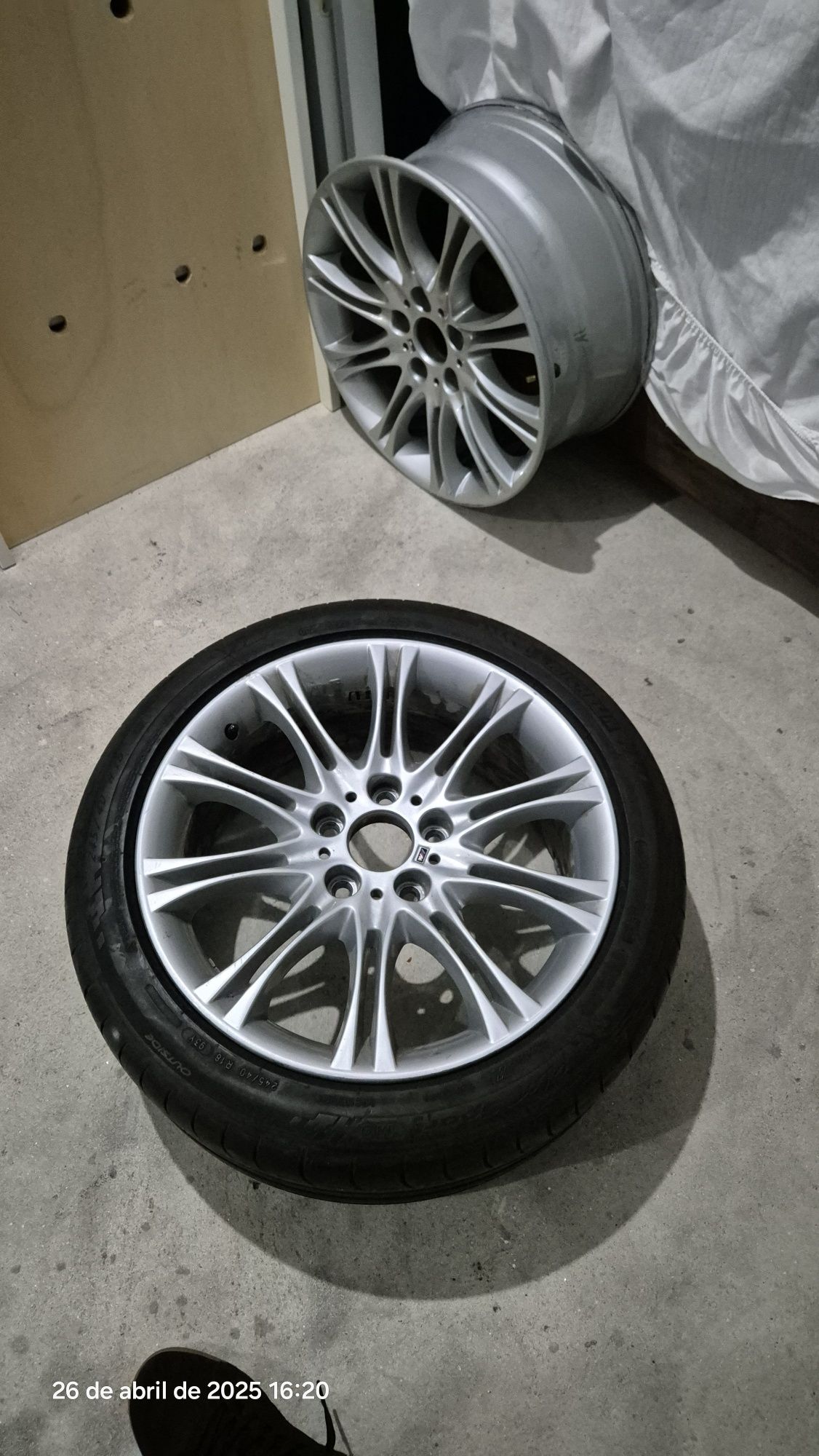 Jante 18 BMW pack M com pneu