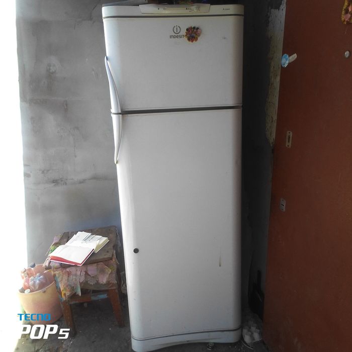 Продам холодильник Продам холодильник бу индезит