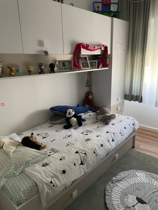 Mobilia quarto para 2 camas 90/200, sem colchao.