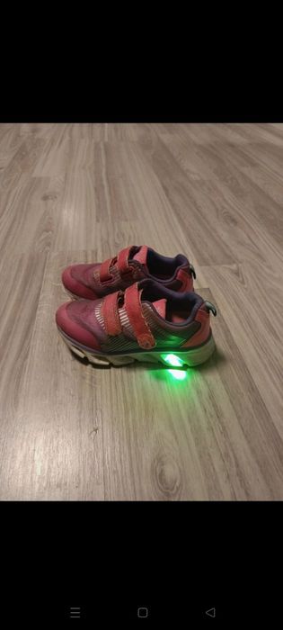 Buty świecące różowe