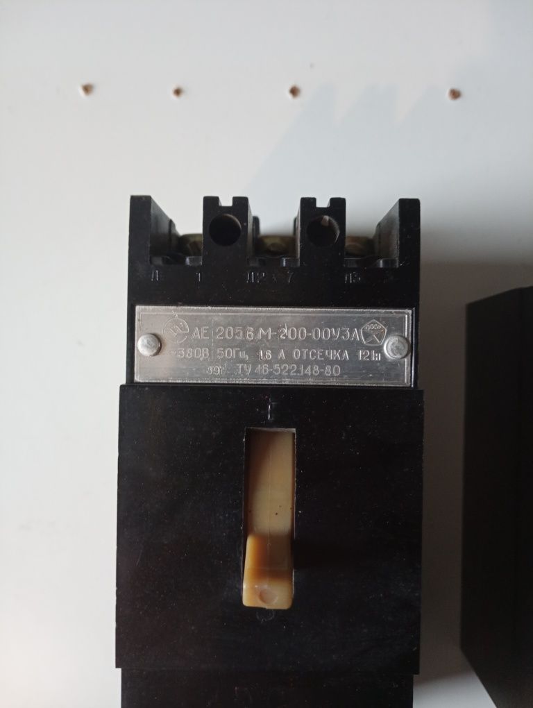 Автоматический выключатель АЕ 2056М-200, 16А